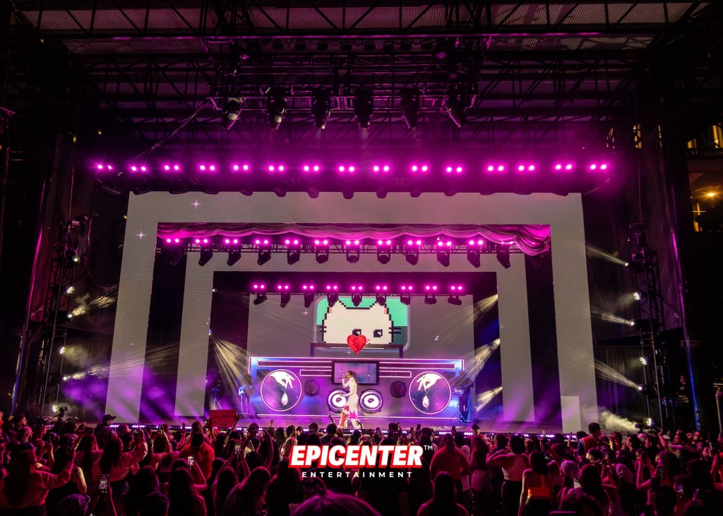 YOUNG MIKO DESLUMBRA SAN DIEGO CON SU GIRA “XOXO&nbsp;2024