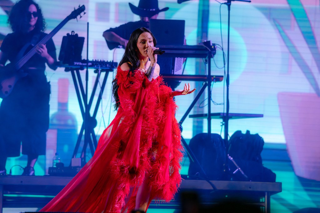 La Joaqui enciende el cierre del Oasis Bacardí: Una última exhibición de sensualidad y poder&nbsp;musical