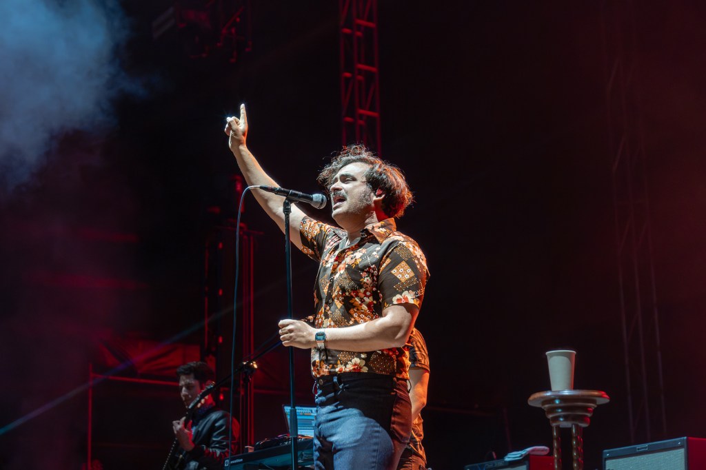 Enjambre ilumina Tijuana con su tour Daños Luz: una noche de himnos bajo la&nbsp;luna